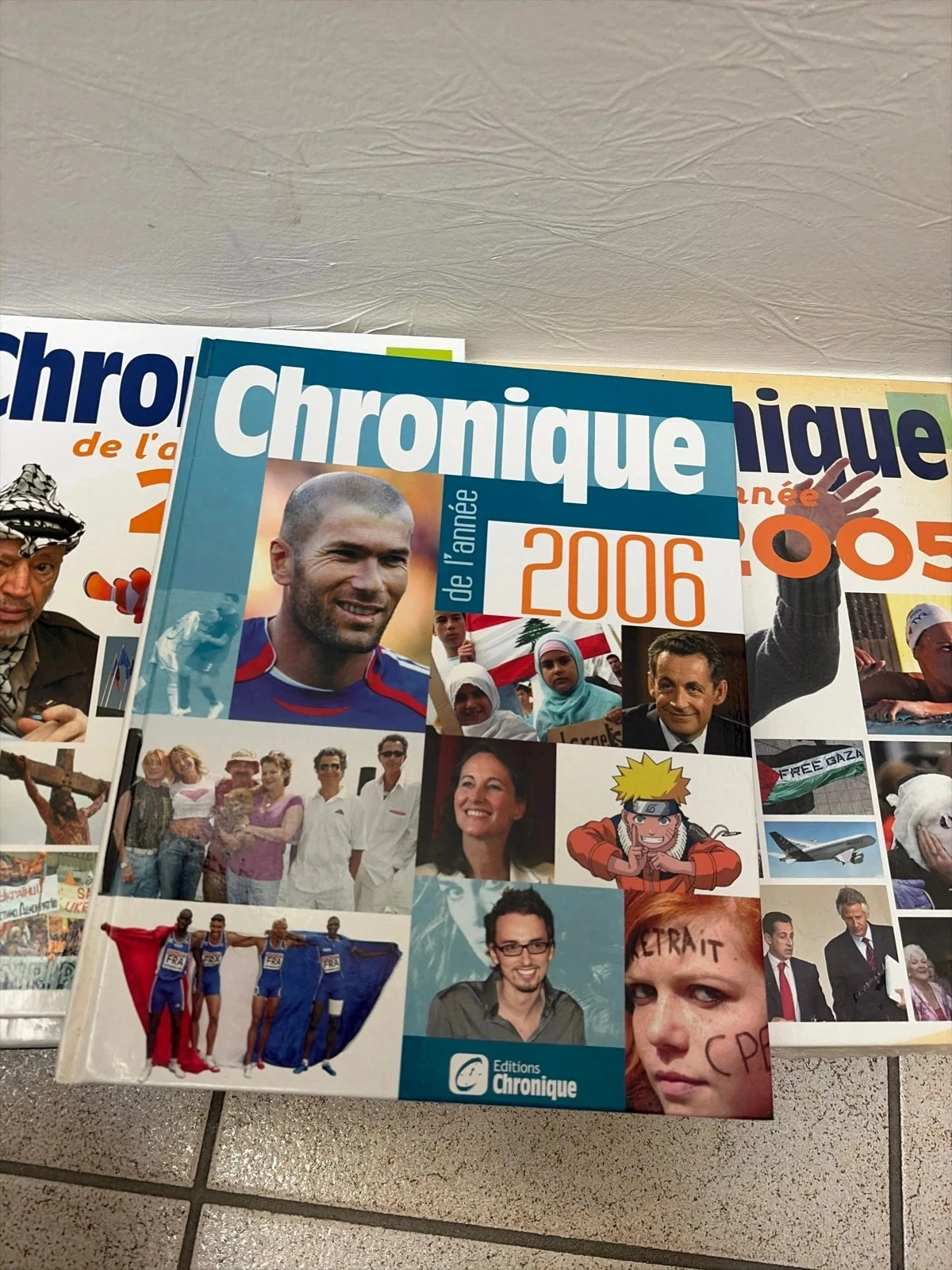 Large lots of books chronicling from 1992 to 2006 – photo 12